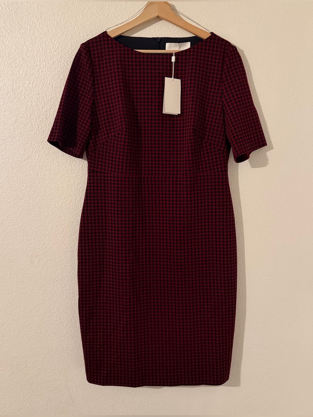 NWT BOSS Hugo Boss Dalula in Red Black Houndstooth Bateau Neck Sheath Dress 10